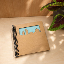 Cargar imagen en el visor de la galería, Libreta con Tapas de Madera